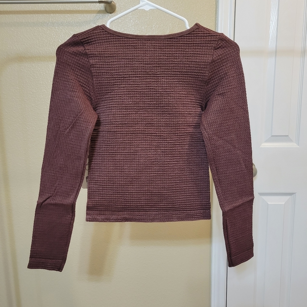 Aura Girl Long Sleeve Size XL/XXL - Picture 2 of 3